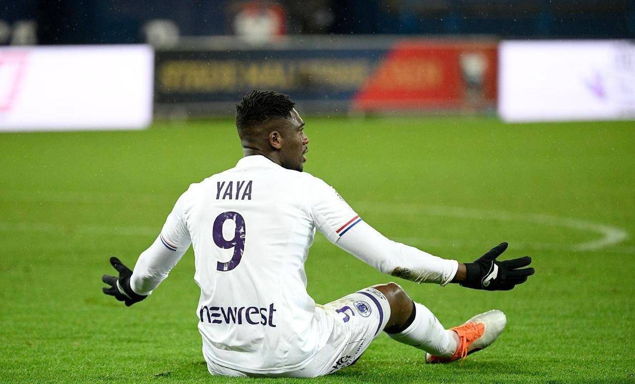 爱游戏体育-国王杯冲刺阶段走向成谜，阿森纳远射贴柱，媒体盛赞，阵容厚度经受考验