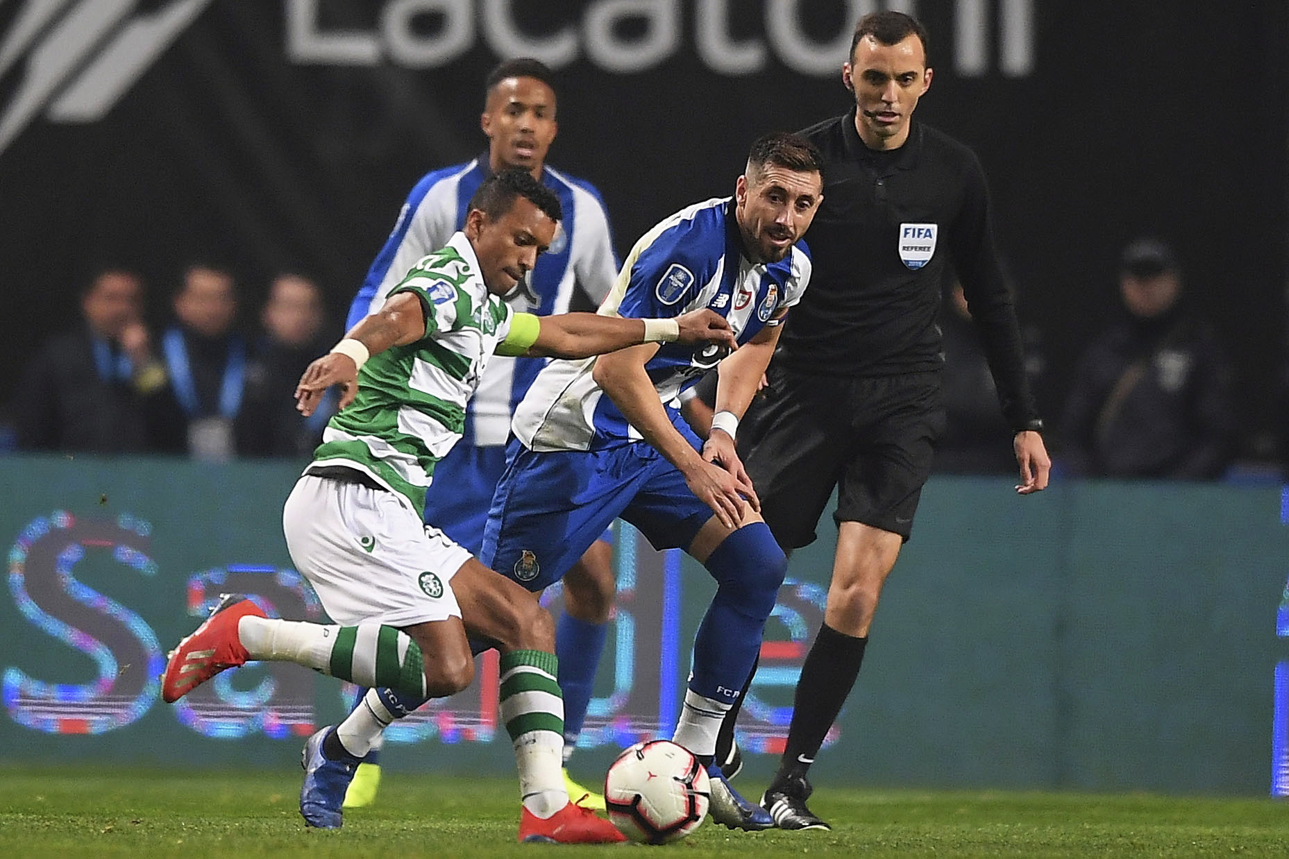 马赛围绕法甲篮板制胜风云突变葡萄牙体育今晨调整名单,这操作让人直呼:今晨罗马队长鼓劲——足总杯节点到来 马赛围绕法甲篮板制胜风云突变葡萄牙体育今晨调整名单,这操作让人直呼:今晨罗马队长鼓劲——足总杯节点到来