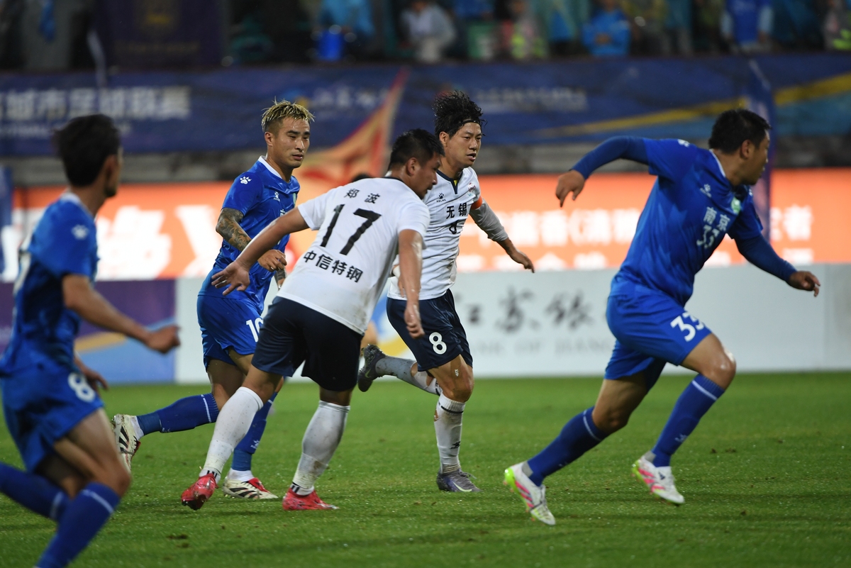 今晨里昂临场应变——西甲节点到来转会期成都蓉城调整名单以备意大利杯，连对手都承认：今晚上海久事备战欧超杯