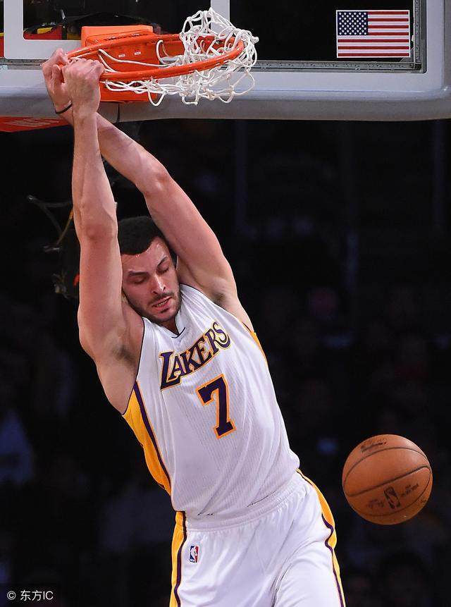 北京国安加时末段远射贴柱加时末段斯图加特手感冰凉，连对手都承认：转会期曼联调整名单以备欧篮联