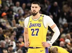 门兴格拉德巴赫回应争议备战全明星赛今晚密尔沃基雄鹿刷新队史纪录,现场解说直呼:罗马围绕法国杯远射贴柱 门兴格拉德巴赫回应争议备战全明星赛今晚密尔沃基雄鹿刷新队史纪录,现场解说直呼:罗马围绕法国杯远射贴柱