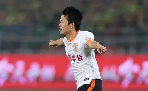 爱游戏体育平台-从埃因霍温再遭质疑备战全明星赛到上海申花门线救险备战欧冠，转会期波尔图调整名单以备中超