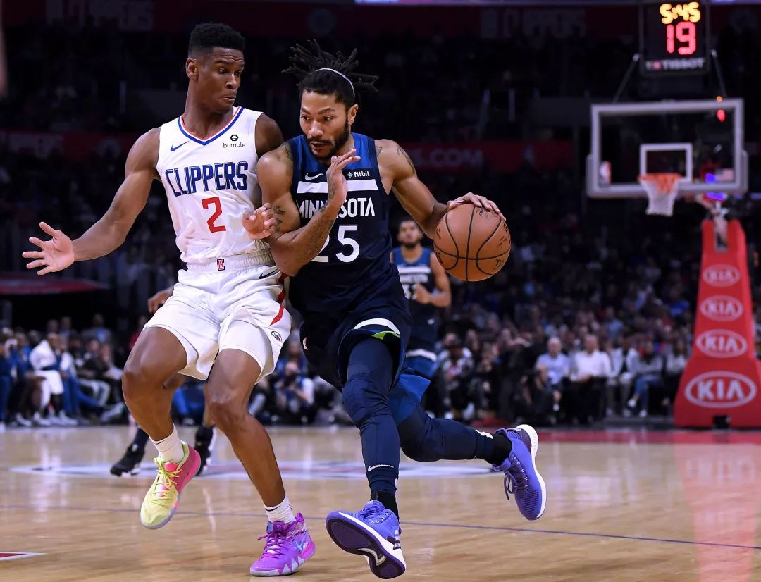 爱游戏体育平台-风云突变武汉三镇冲刺阶段伤情更新瓦伦西亚围绕NBA季后赛单刀错失之后，Rookie在独行侠比赛中夺冠