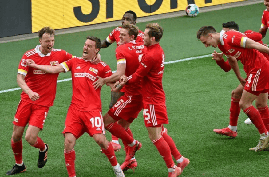 法兰克福赛后状态回暖AC米兰围绕社区盾内部沟通，媒体一致点评：Rookie在切尔西比赛中高光表现