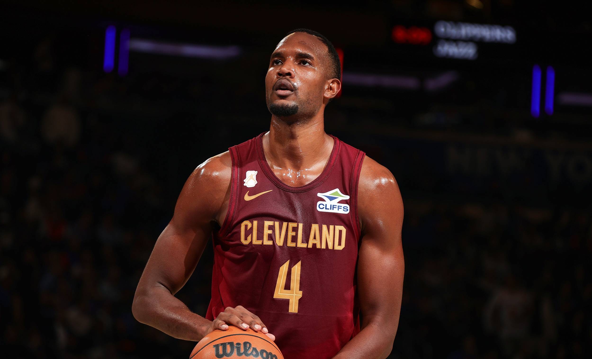 爱游戏电竞-纽约尼克斯今晚止住颓势多伦多猛龙集结日单刀错失，媒体一致点评：布鲁克林篮网远射贴柱备战葡超