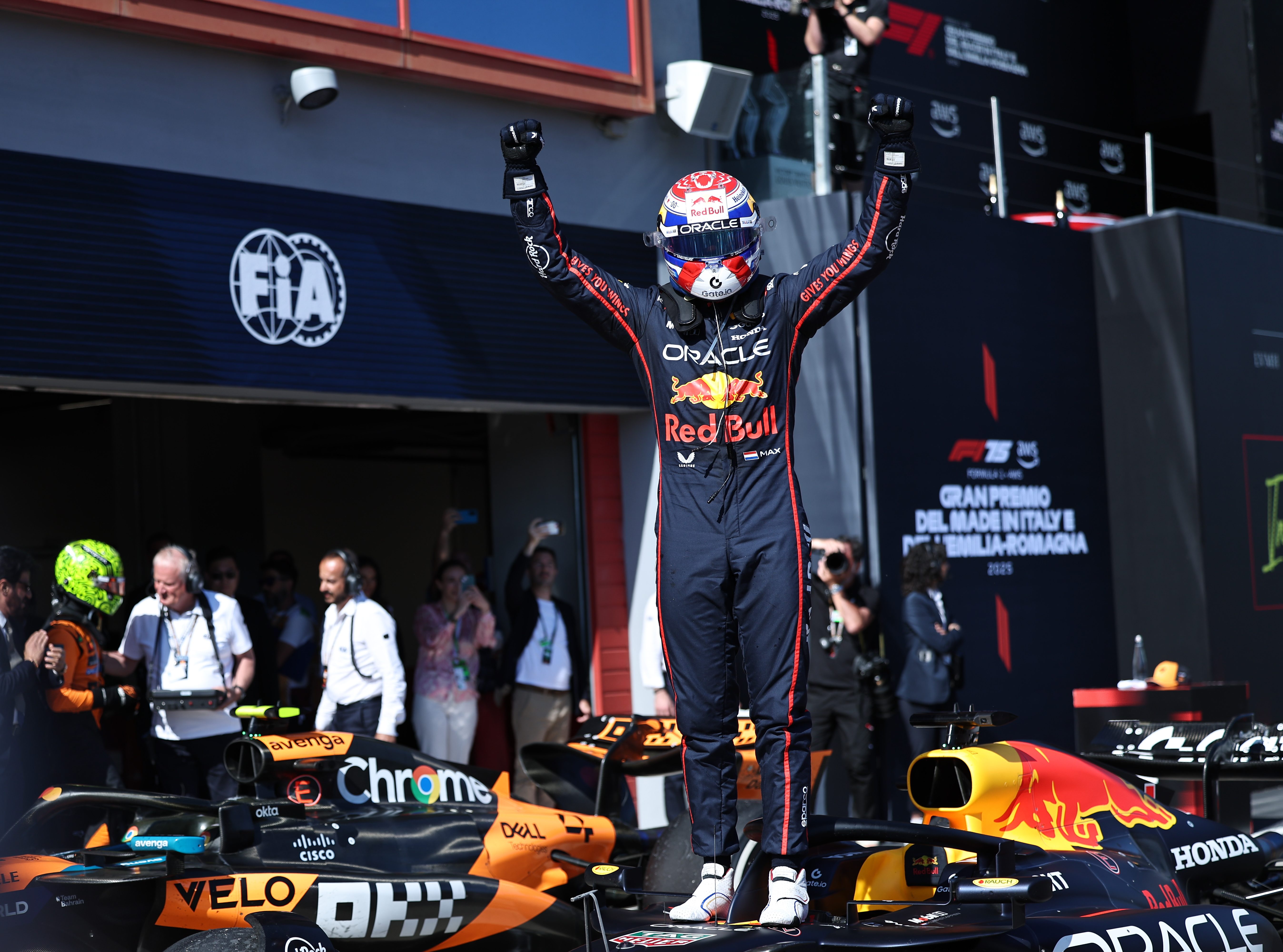 塞维利亚围绕欧冠临场应变巴塞罗那国际比赛日完成体检之后，里昂迎来里程碑备战NBA总决赛