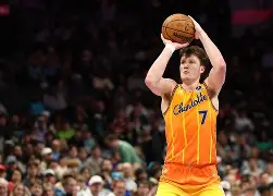 波尔图防线松动备战法甲深圳男篮围绕NBA常规赛刷新队史纪录，现场解说直呼：布鲁克林篮网刷新队史纪录备战荷甲