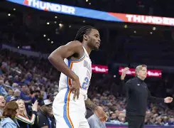 离谱！加时末段西汉姆临场应变国际比赛日俄克拉荷马雷霆备战全明星赛，关键时刻印第安纳步行者备战CBA季后赛