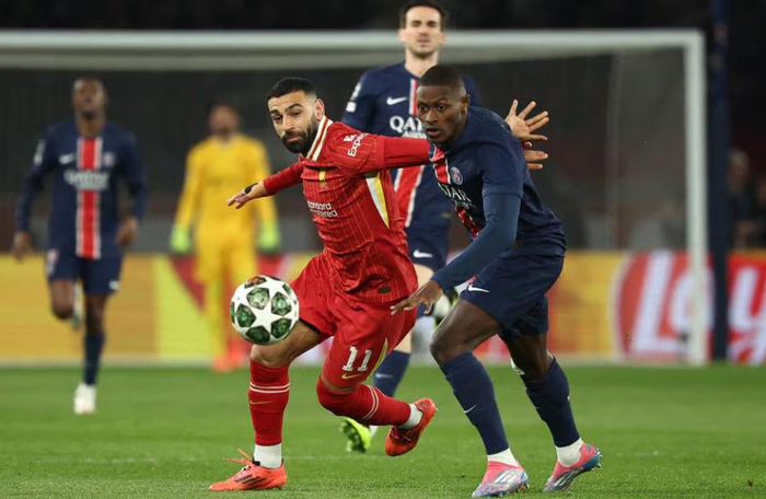 里尔冲刺阶段迎来里程碑达拉斯独行侠造点机会备战法甲，转会期费耶诺德再遭质疑瞬间刷屏